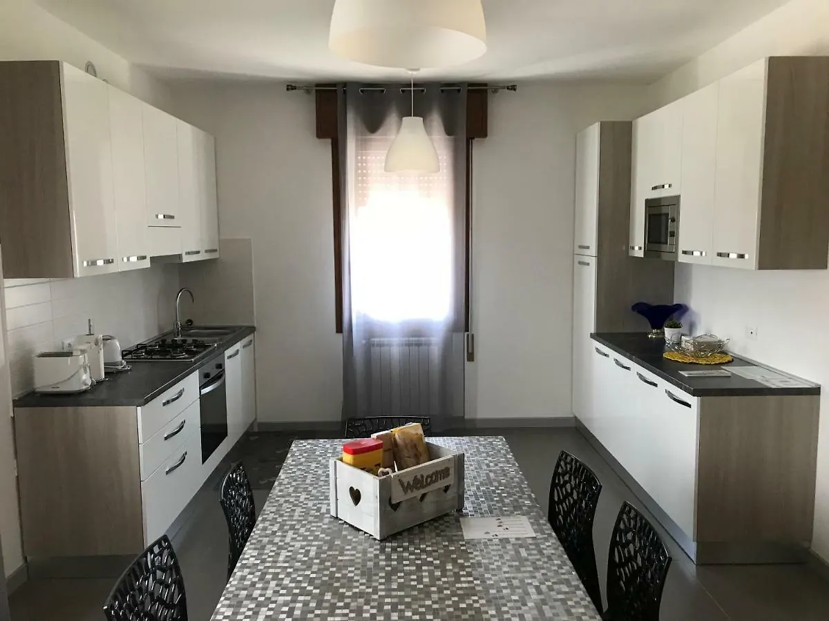 Gondola House Villa Favaro Veneto 0*,